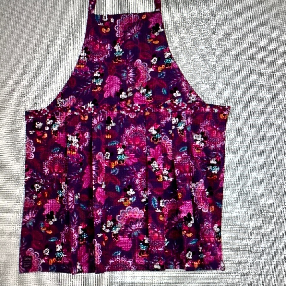 VERA BRADLEY DISNEY APRON:NWT MICKEY & MINNIE'S FLIRTY FLORAL